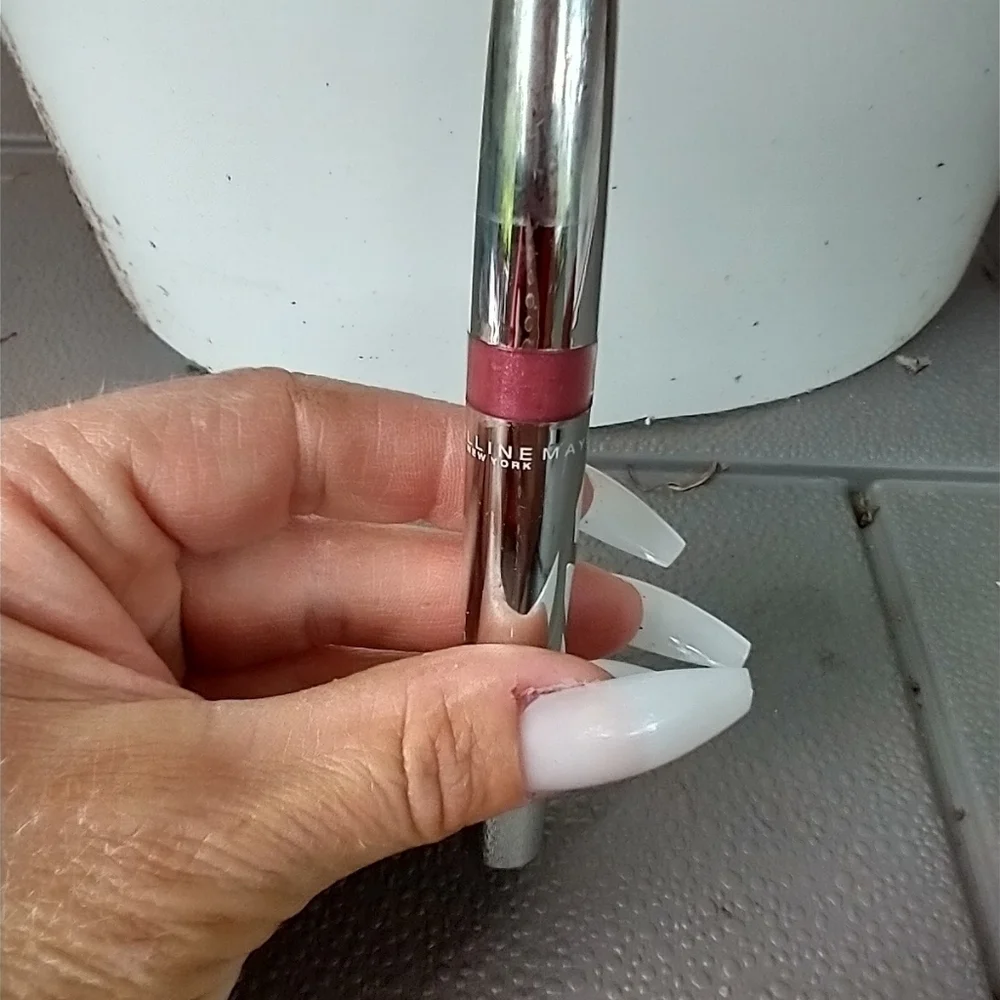 Maybelline women shine